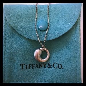Tiffany & Co. Elsa Peretti silver pendant necklace