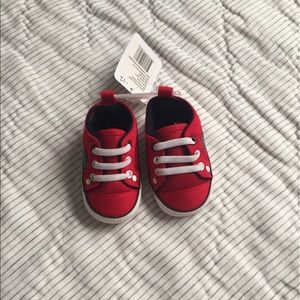 ❤️HP❤️Red/gray pre-walker baby shoes 6-12 months