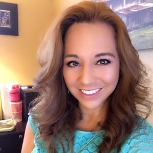 Meet your Posher, Deborah