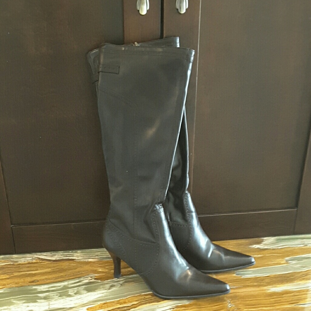 Woman's dress boots