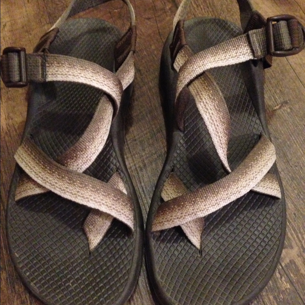 Size 8 brown Chacos