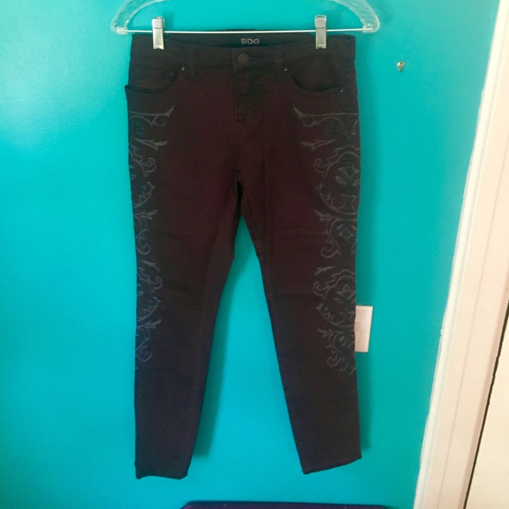 Maroon Detailed Jeans