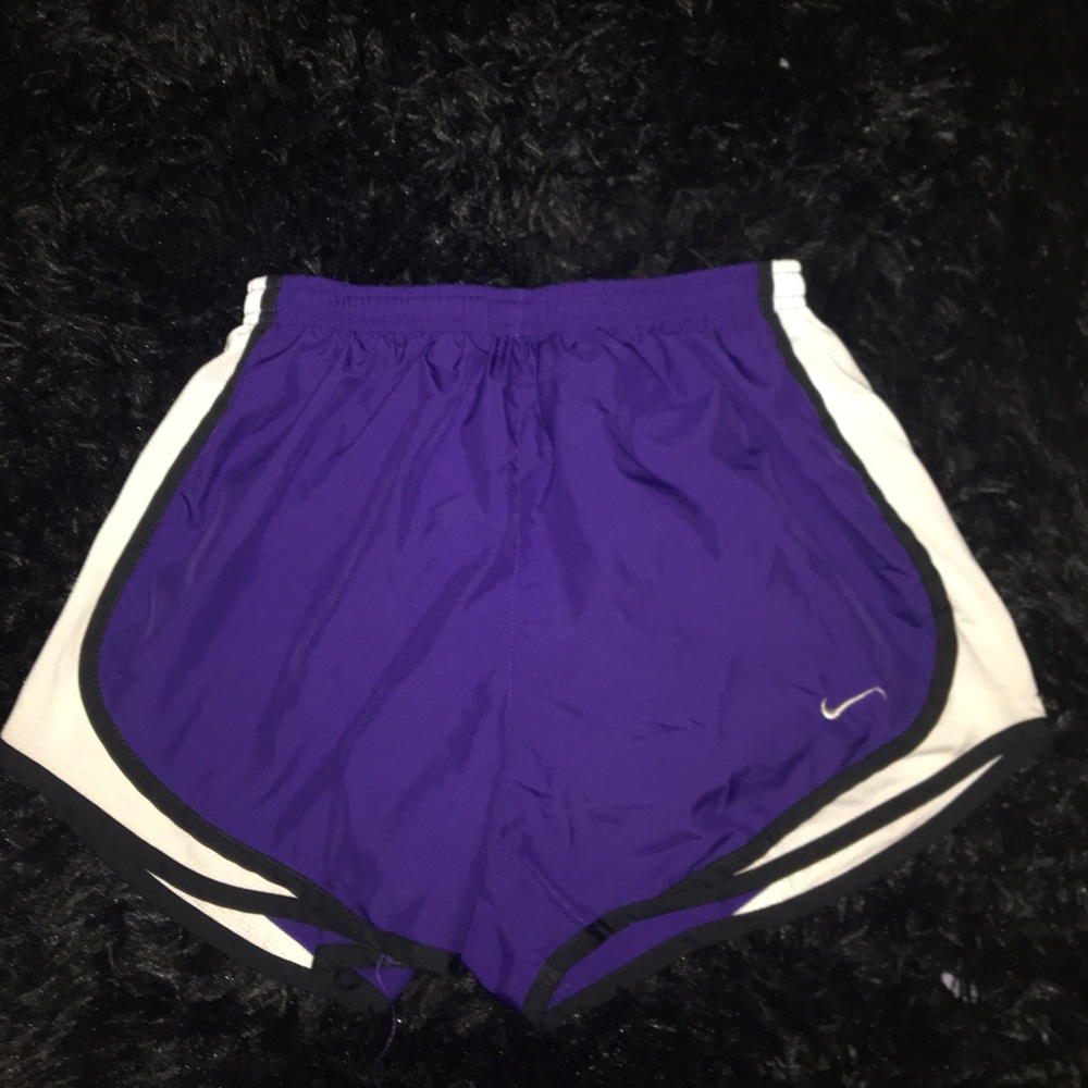 Women's Nike tempo shorts