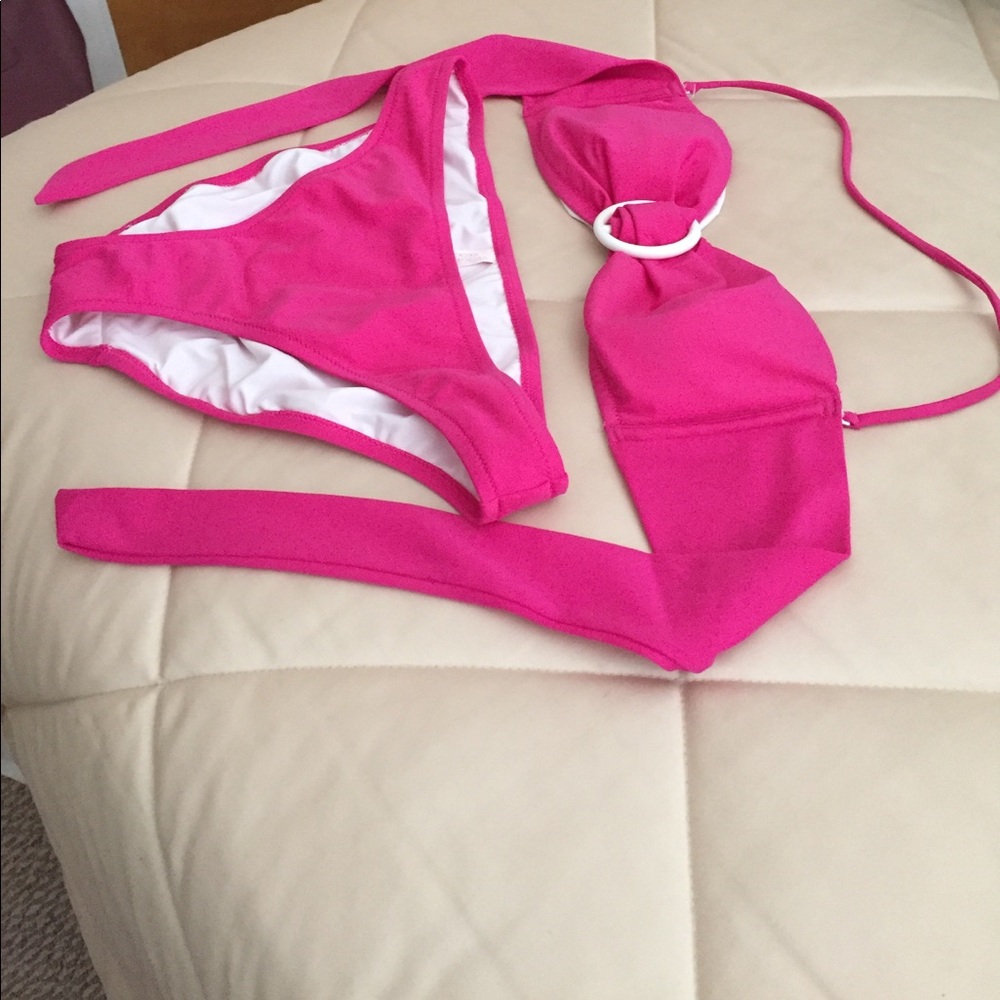 Bikini - Picture 4 of 4
