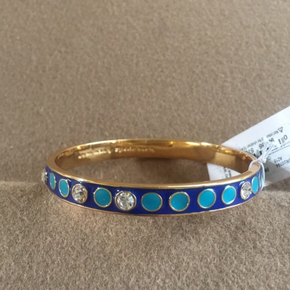 "In the Spotlight" idiom bangle