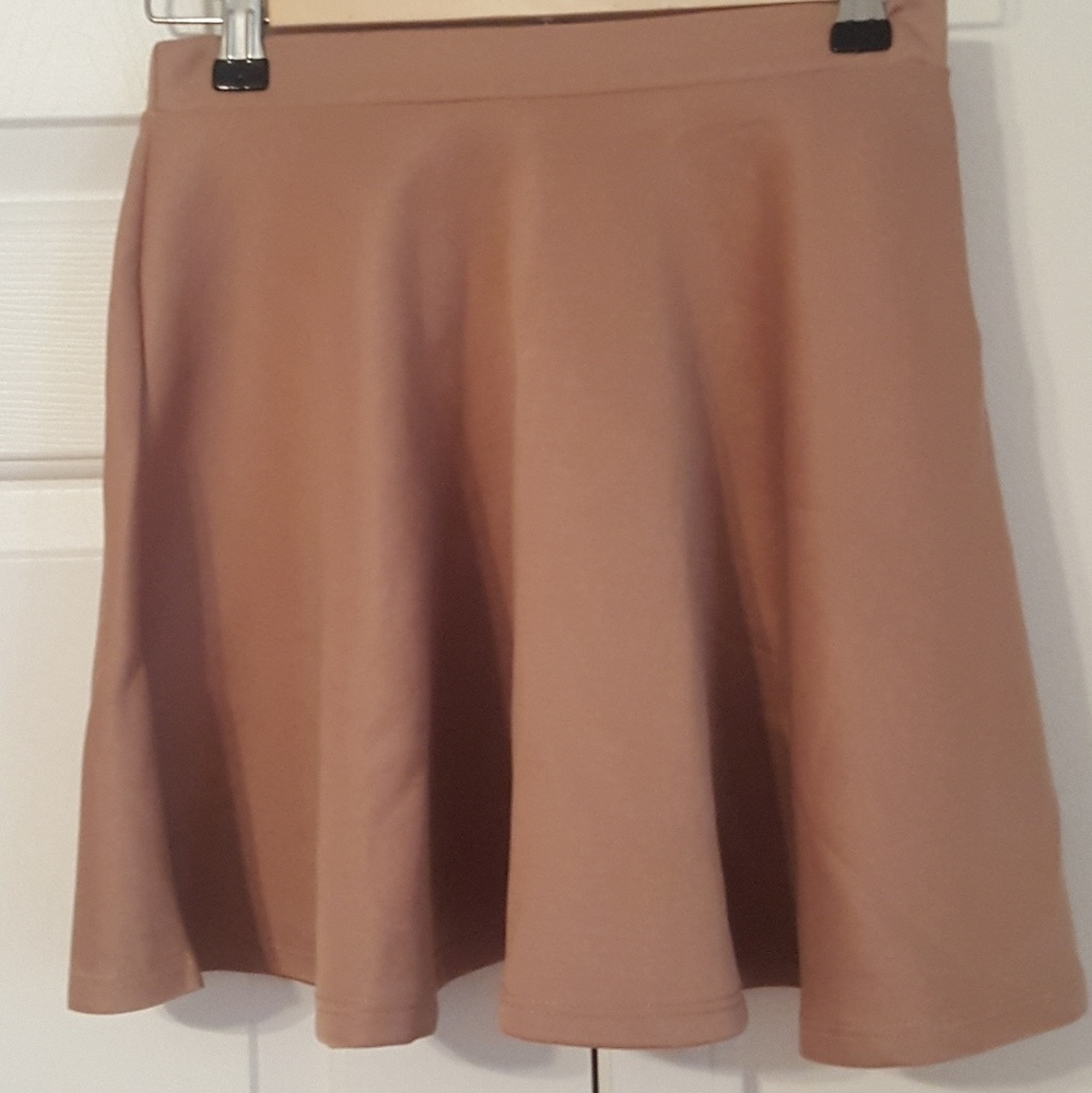 🆕️ Tan/Nude Mini Skirt