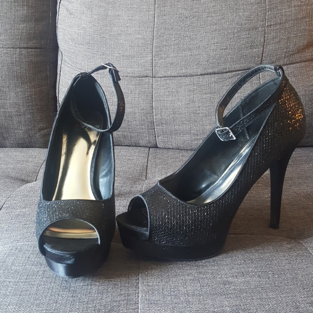 Snakeskin Peep-toe Heels