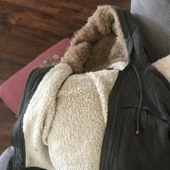 SUPER Soft & Warm Jacket - Picture 2 of 4