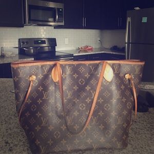 LOUIS VUITTON BAG