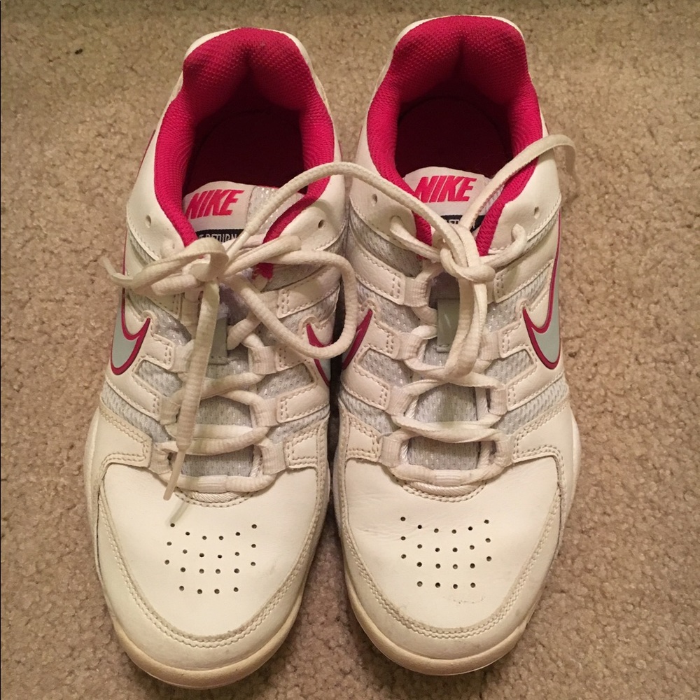 Nike Women's Serve Return Tennis Tennis Shoes