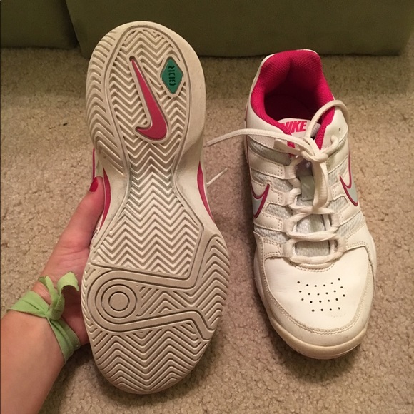 Nike Women's Serve Return Tennis Tennis Shoes - Picture 2 of 4