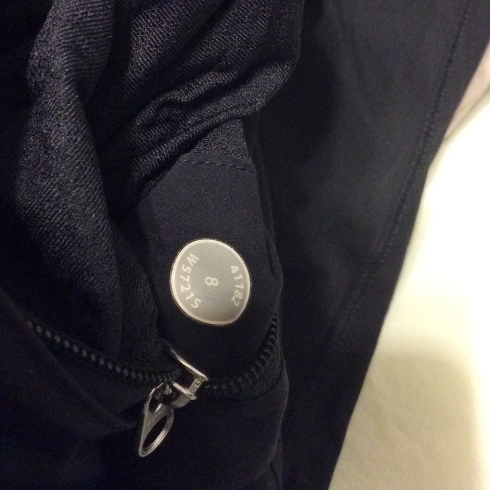 Lululemon Dog runner Sold - Picture 4 of 6