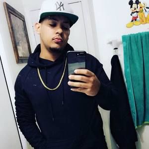 Meet your Posher, Emmanuel