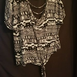 Women's geo/tribal print crop tee