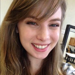 Meet your Posher, Ana