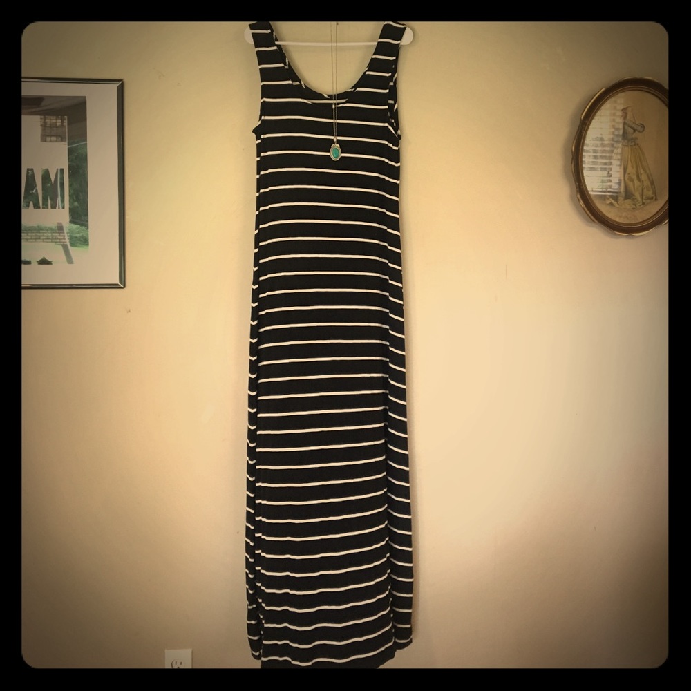 NWOT MAXI DRESS BLACK/WHITE STRIPED, XL