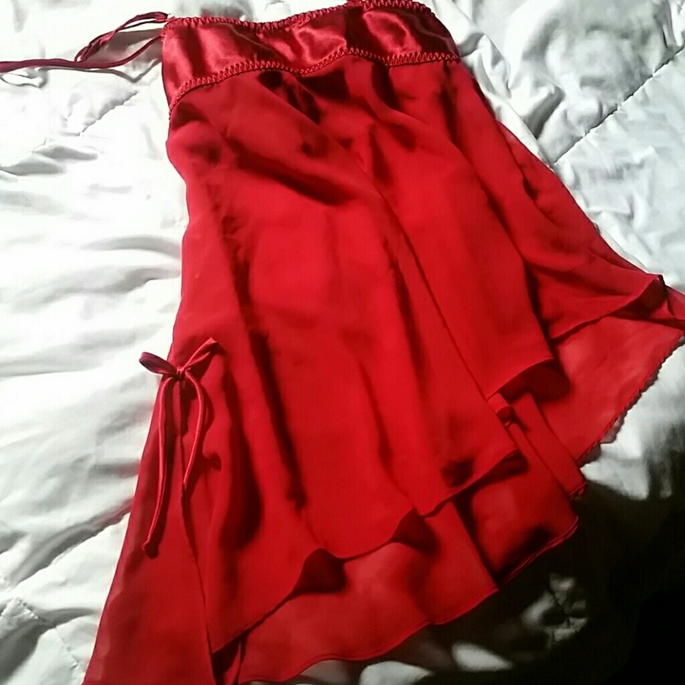 Lingerie - Picture 2 of 2