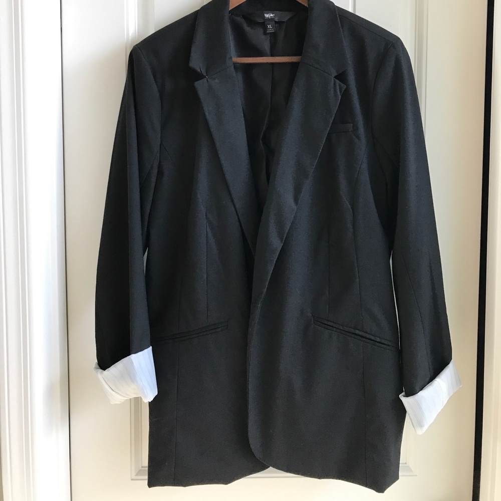 Black fitted blazer