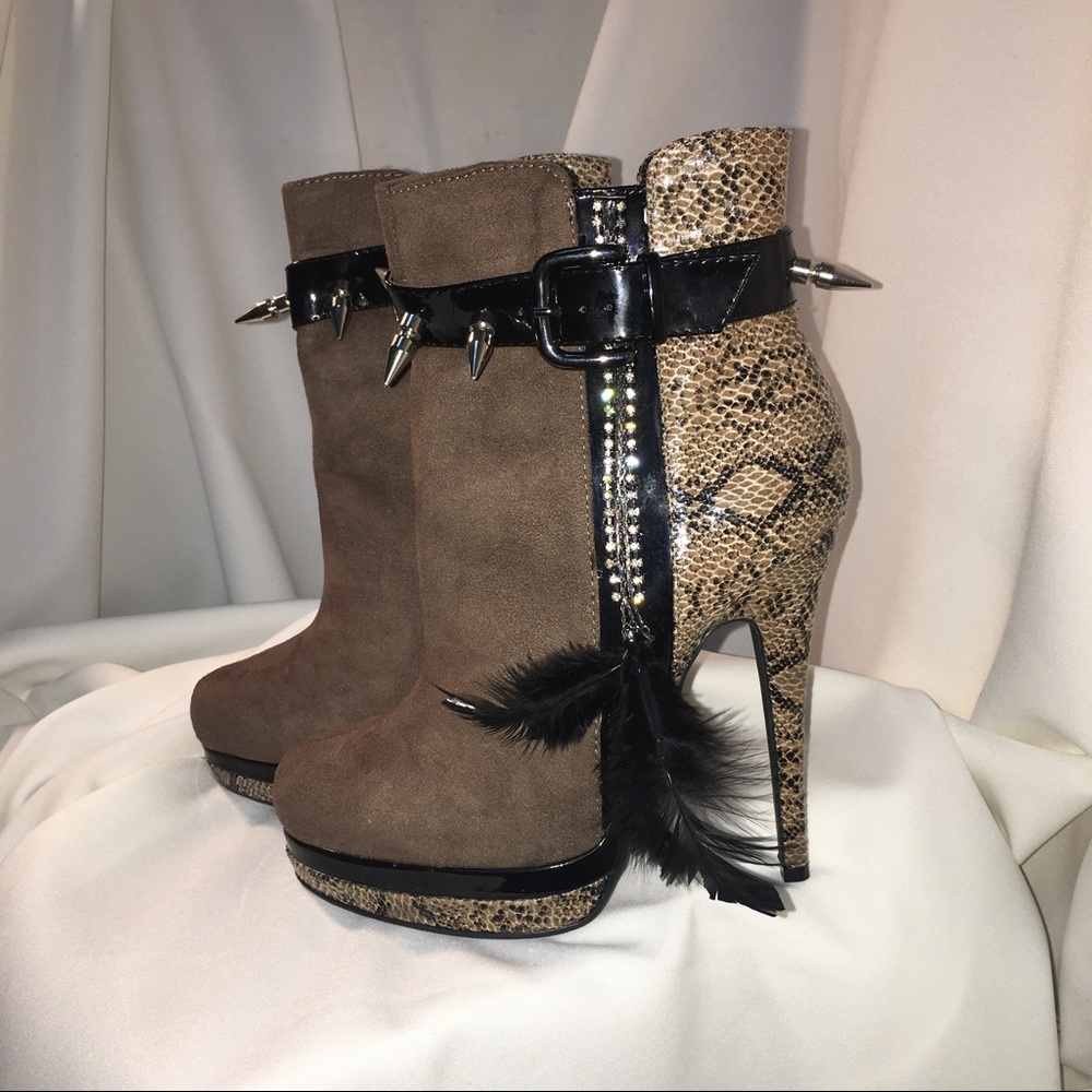 Custom designed spiked feather & rhinestone
