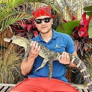 Meet your Posher, Djuric