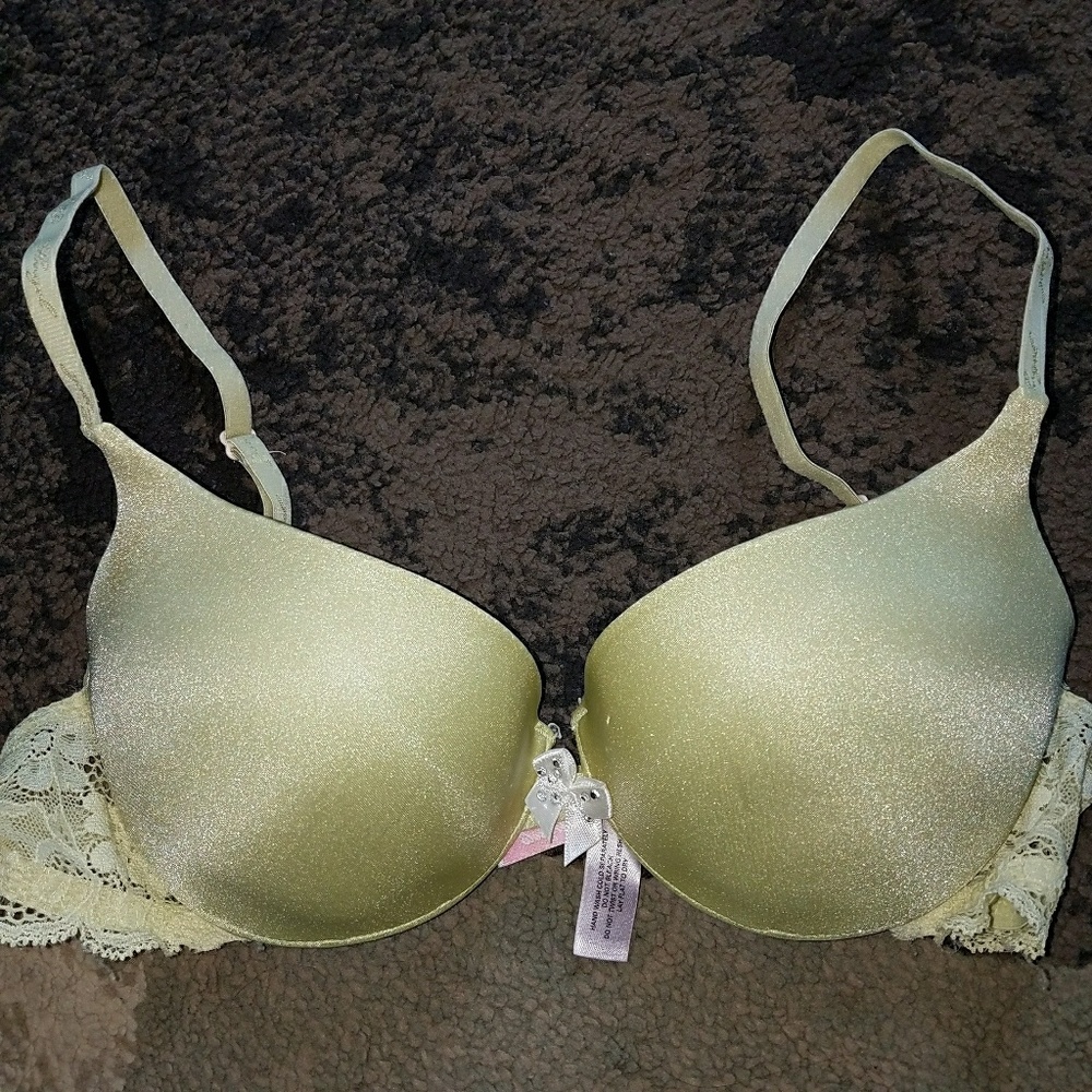 VS Angels Light green padded demi cup bra