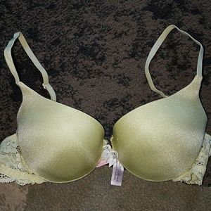 VS Angels Light green padded demi cup bra