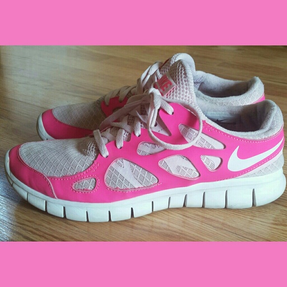 Nike Shoes - Nike Free Run