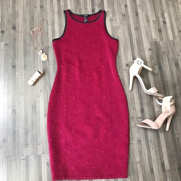 💢Geo Patterned Bodycon Dress💢 - Picture 2 of 4