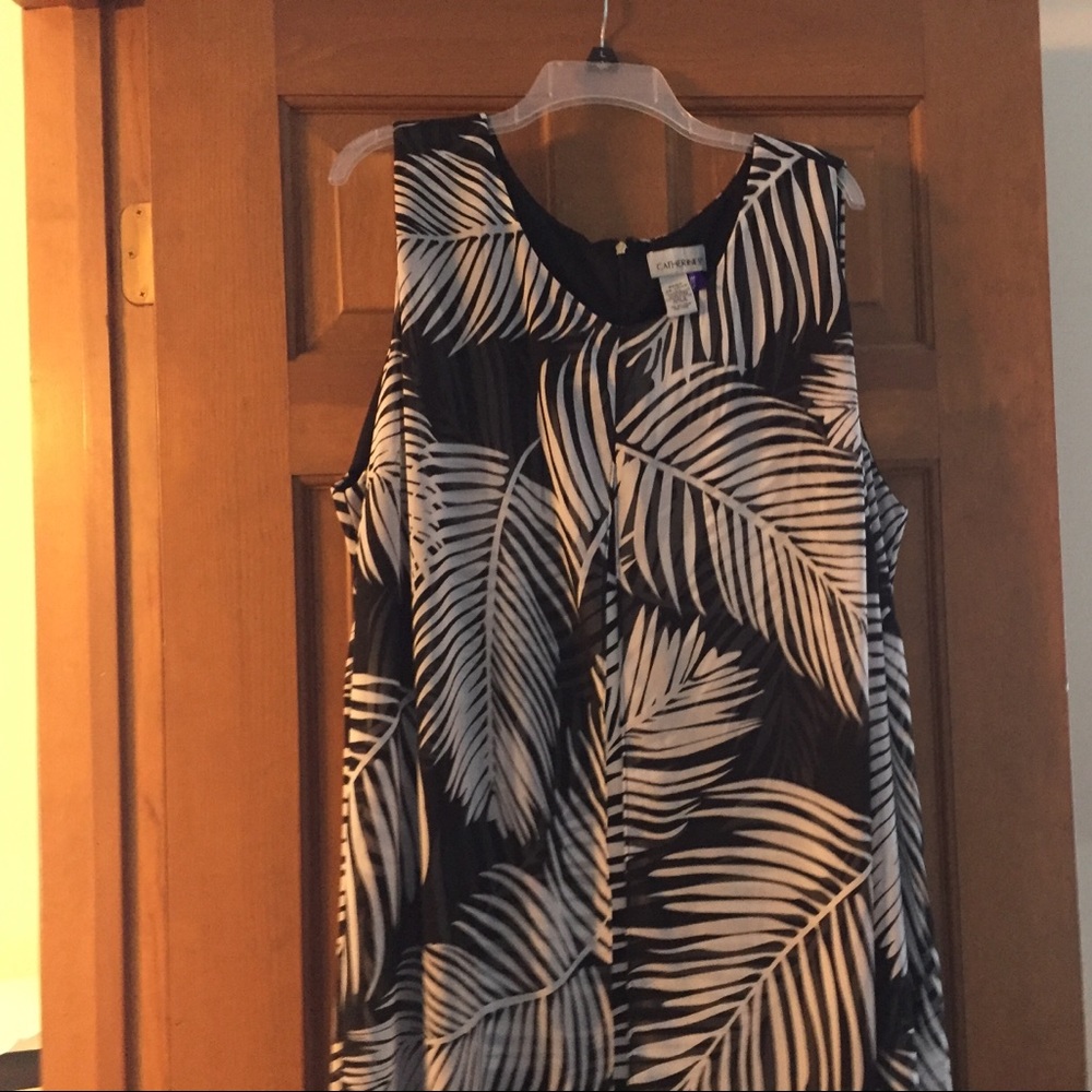 A black &white sleeveless dress