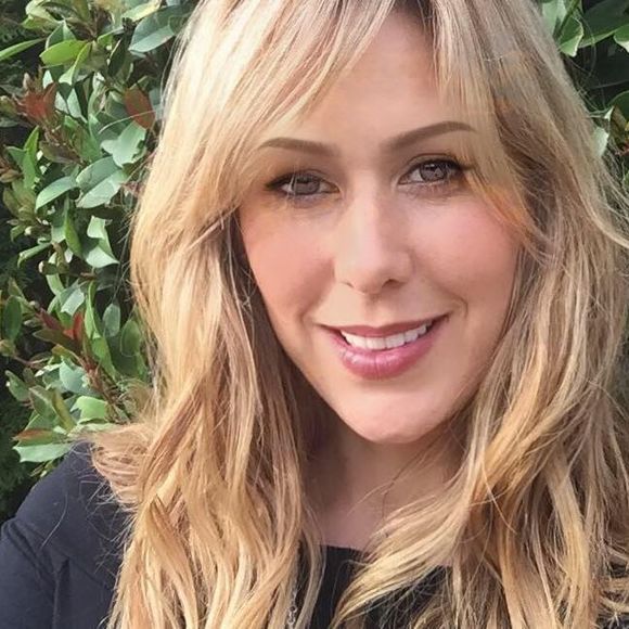 Meet your Posher, Courtney - Picture 1 of 1