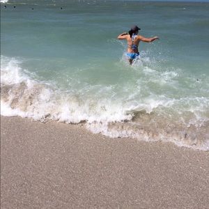 Meet your Posher, Claudia