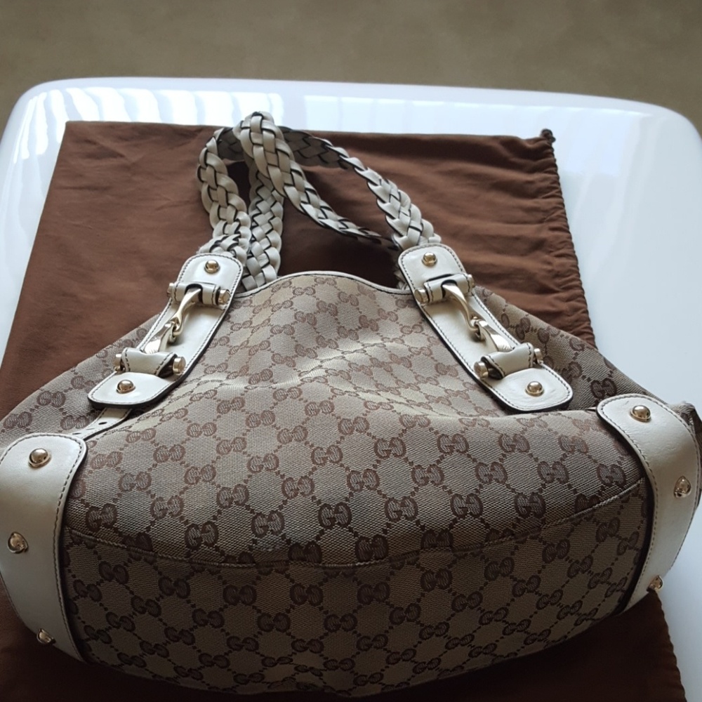 Authentic Gucci Medium Pelham bag
