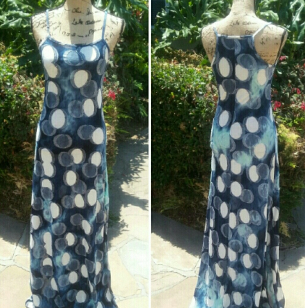 MAXI DRESS WITH SIDE SPLITS