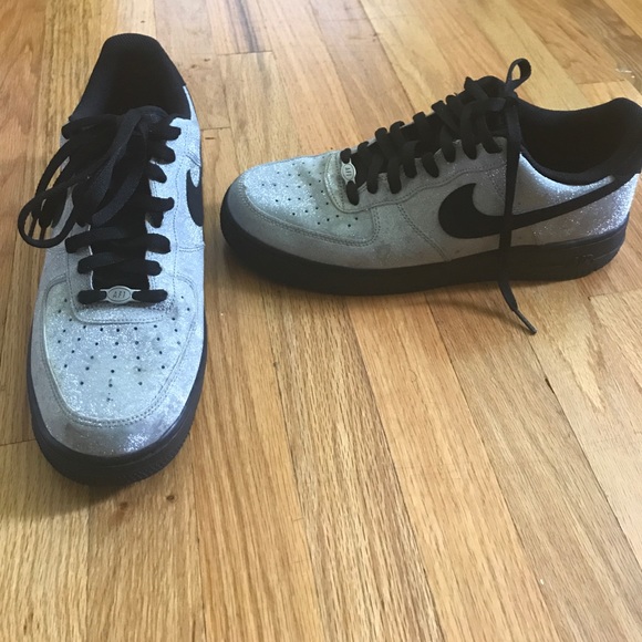 Nike AirForce 1 - Picture 1 of 5