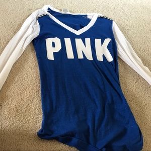 PINK xs v neck long sleeve shirt