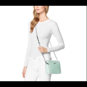 Michael Kors Jet Set Travel Crossbody! #leather