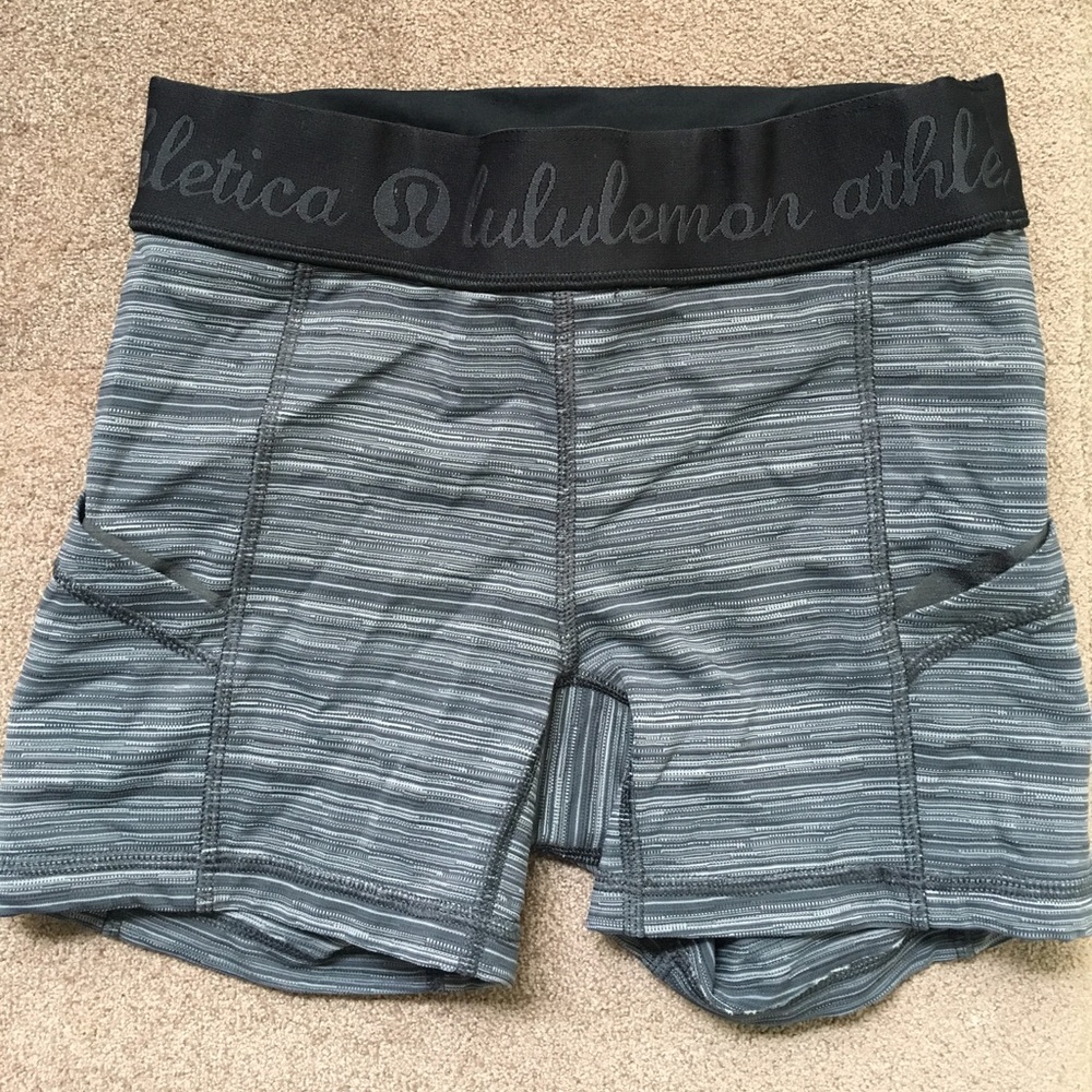 LULULEMON SPANDEX SHORTS