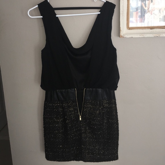 Size small Mustard Seed dress with open back - Picture 2 of 3