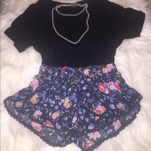 🌸 NWOT Urban Outfitters Floral Shorts 🌸