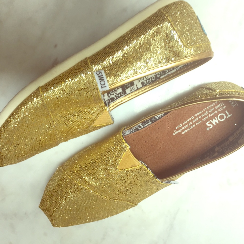 Toms Youth 5.5 or Women's 7.5 Gold Shoe