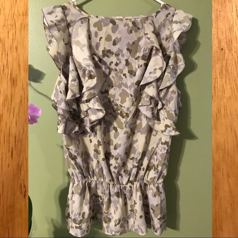 {Ann Taylor} Flutter Sleeve Top