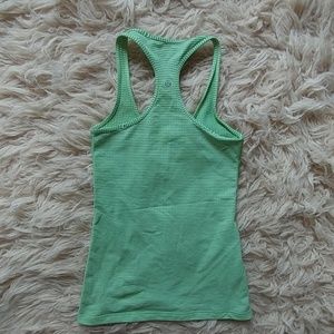 Lululemon size 4 white and green checkered tank