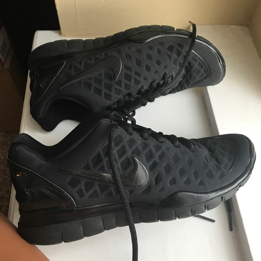 Black holographic Nike free runs training shoes - Picture 2 of 6
