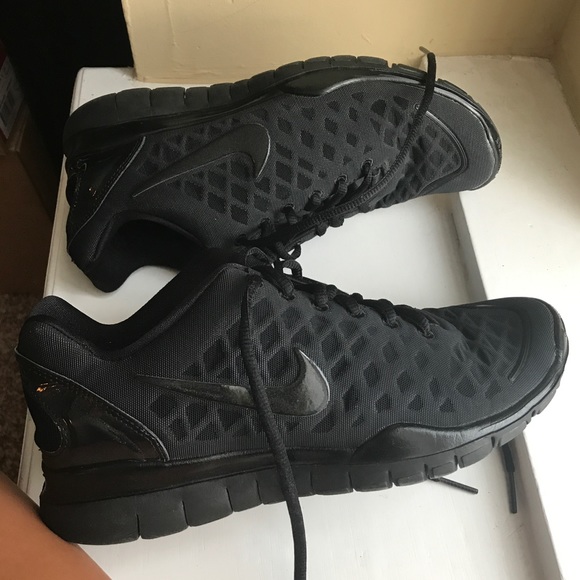 Black holographic Nike free runs training shoes - Picture 2 of 6