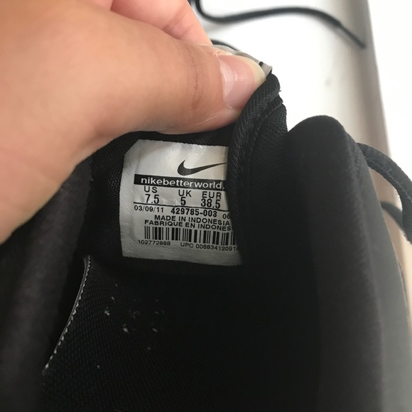 Black holographic Nike free runs training shoes - Picture 5 of 6