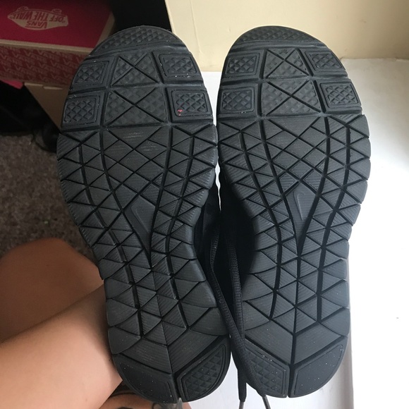 Black holographic Nike free runs training shoes - Picture 6 of 6