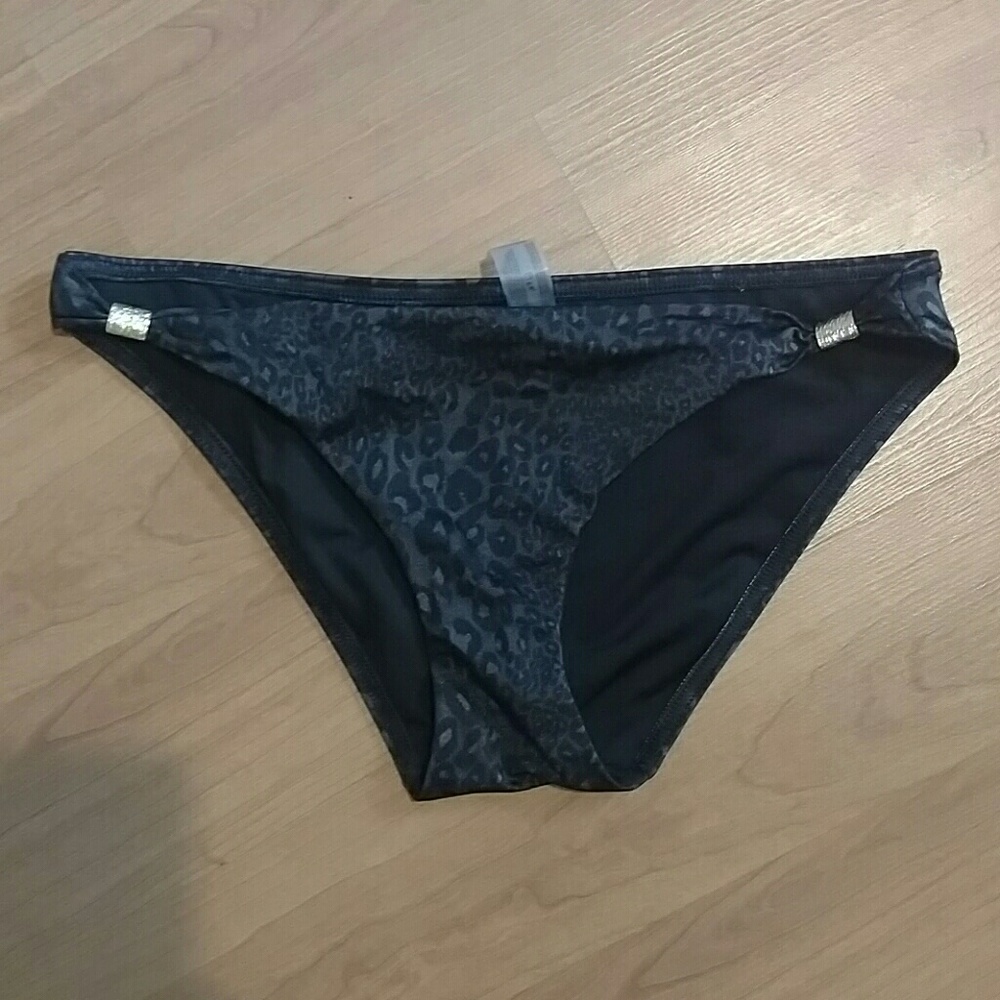 Small Victoria's secret bikini bottoms