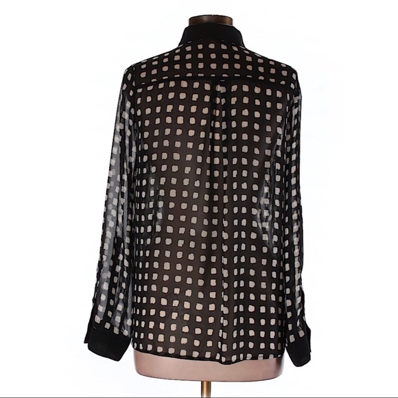 ❌SOLD❌ Beautiful Button Down Blouse Size Large - Picture 3 of 8