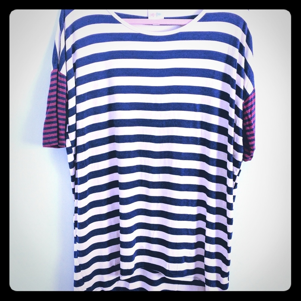 Lularoe red white and blue stripped thnuc