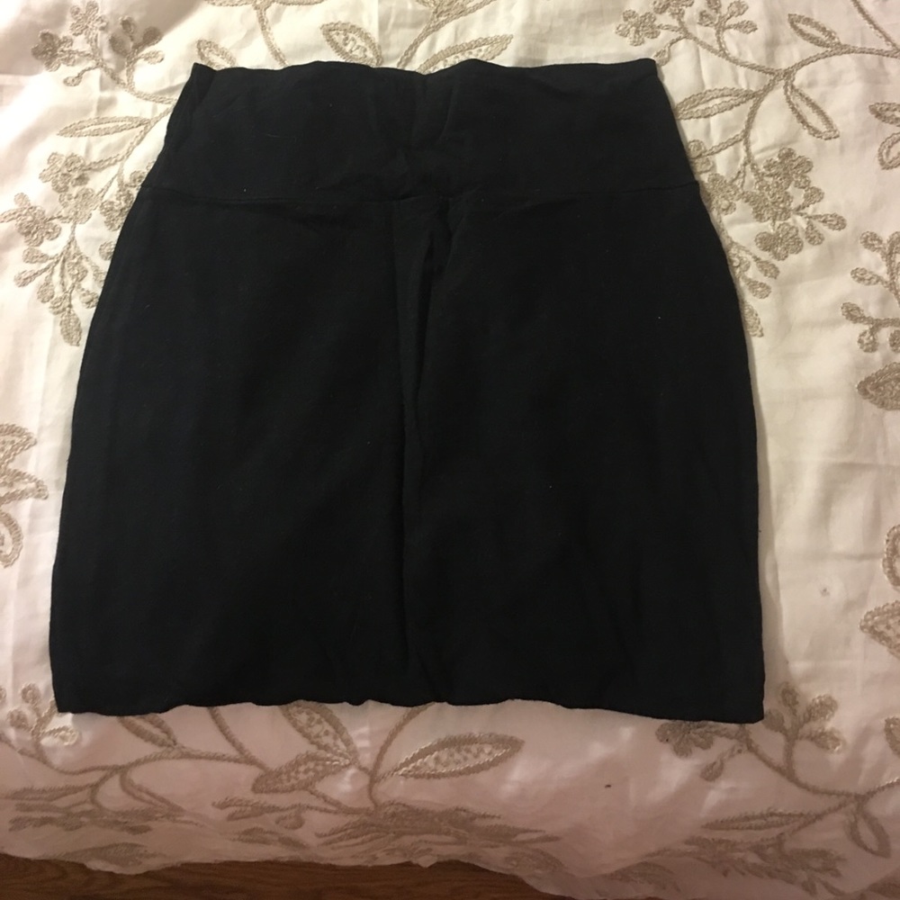 Wet Seal black short tight mini skirt